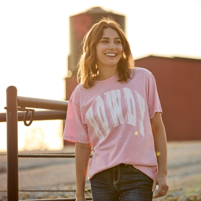 Ariat Women's Howdy Boyfriend Fit T-Shirt in Pink