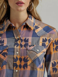 Wrangler Retro Women's Boyfriend Fit Long Sleeve Western Snap Shirt in Indigo Quilt