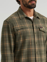 Wrangler ATG Men's L/S Campsite Plaid Shirt in Forest