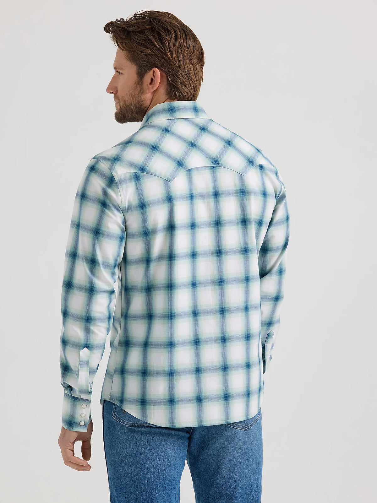 Wrangler Retro Men's L/S Sawtooth Pocket Plaid Western Snap Shirt in Teal Blur