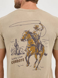 Wrangler Men's Mineral Wash Graphic Logo T-Shirt in Trenchcoat