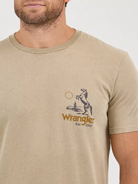 Wrangler Men's Mineral Wash Graphic Logo T-Shirt in Trenchcoat