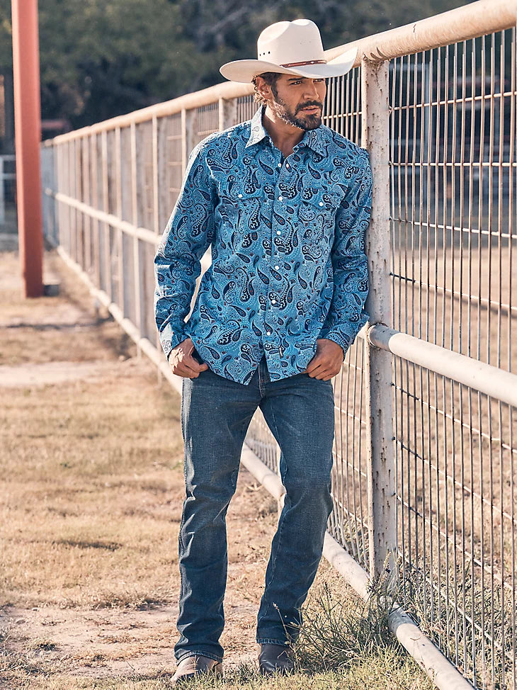 Wrangler Retro Men's Slim Fit Bootcut Jean in Hayward