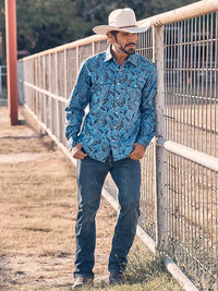 Wrangler Retro Men's Slim Fit Bootcut Jean in Hayward