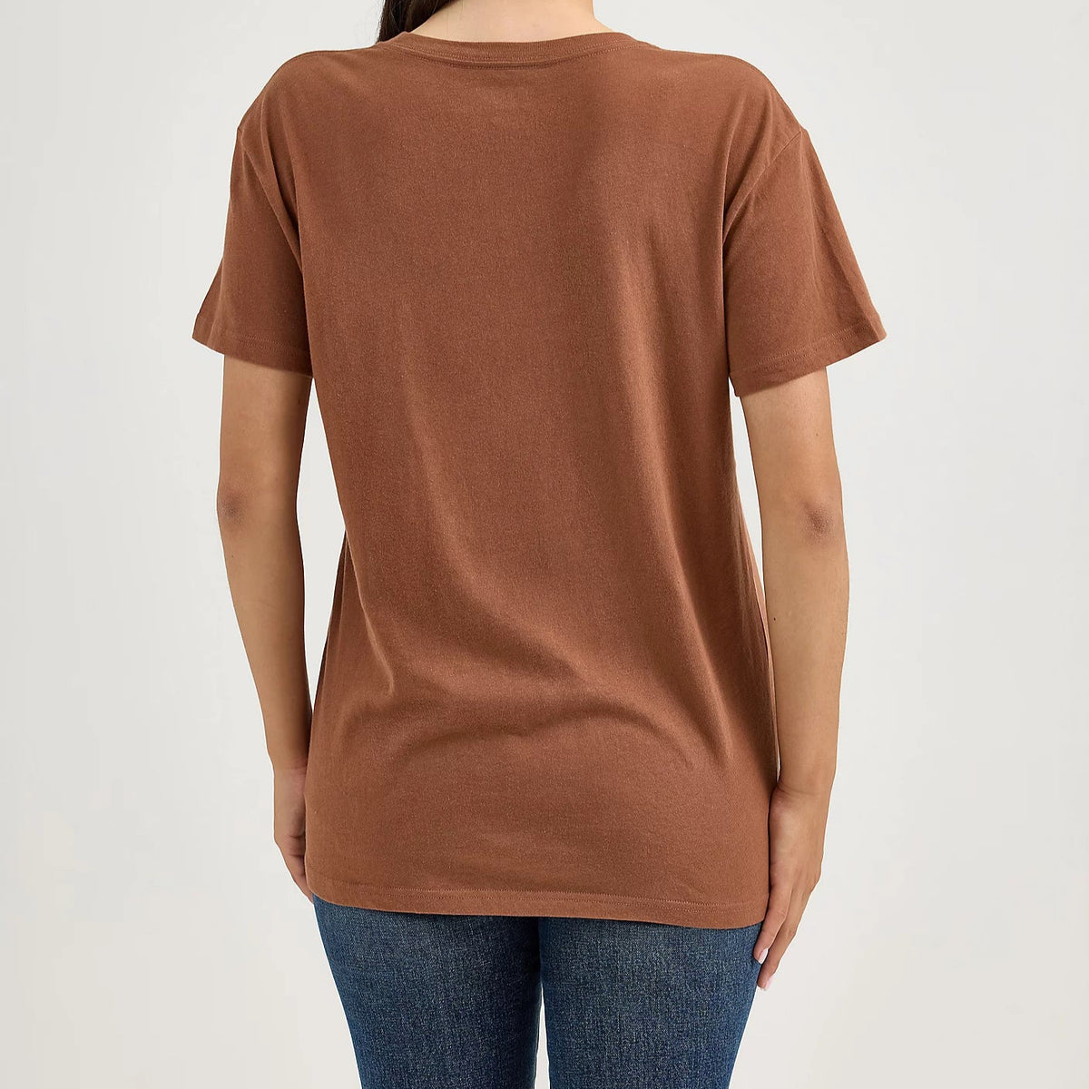 Wrangler Retro Women's Boyfriend Fit Western Graphic Tee in Cacao Nibs