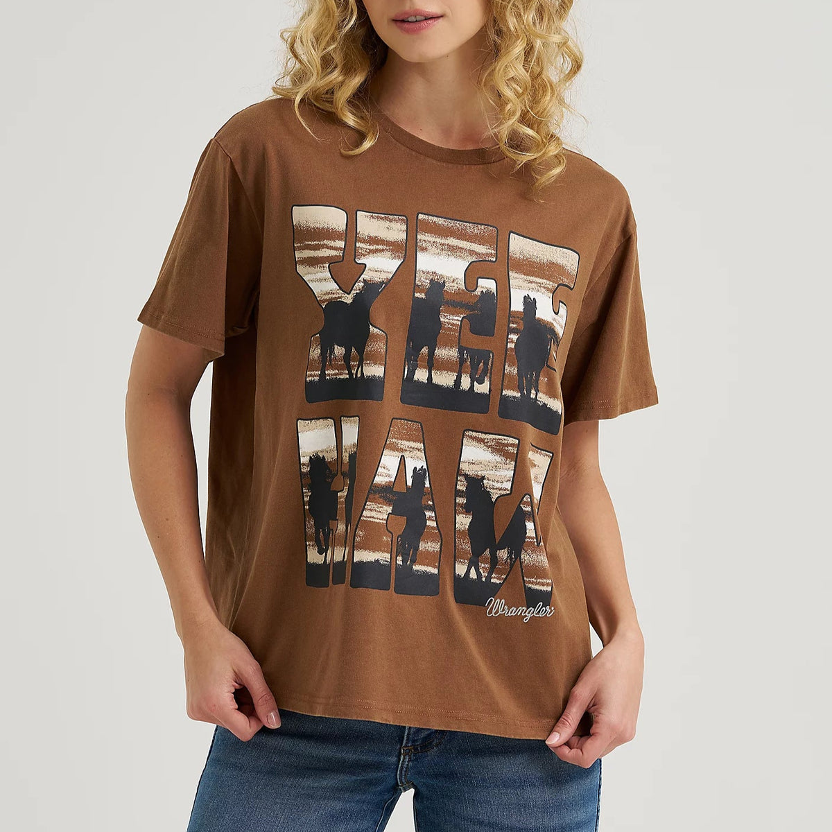 Wrangler Retro Women's Girlfriend Fit Western Graphic Tee in Cacao Nibs