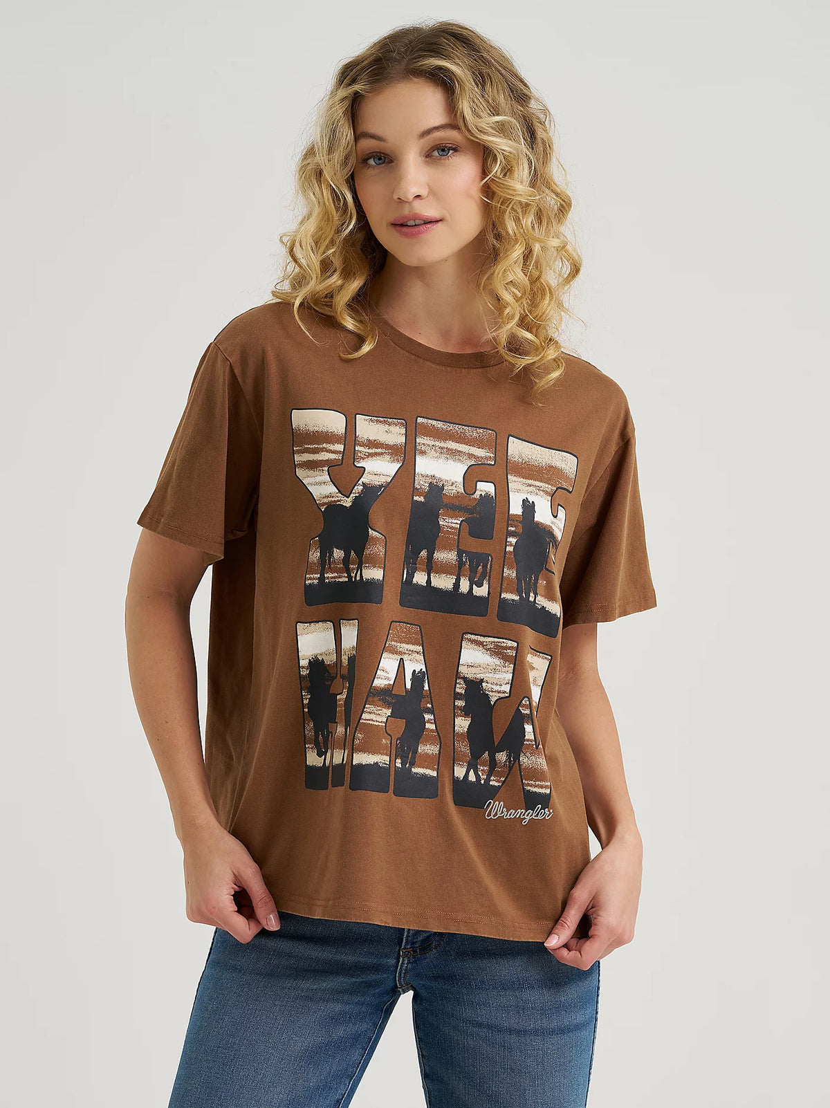 Wrangler Retro Women's Girlfriend Fit Western Graphic Tee in Cacao Nibs