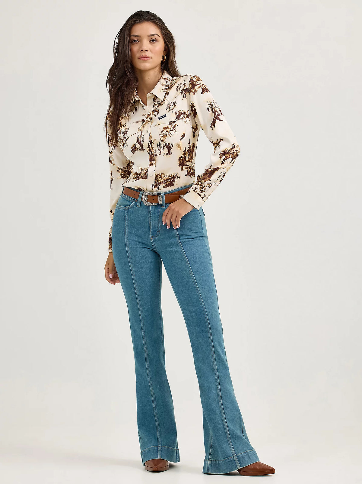 Wrangler Retro Women's Bold Bucking Cowboy Western Snap Shirt in Cacti Cream