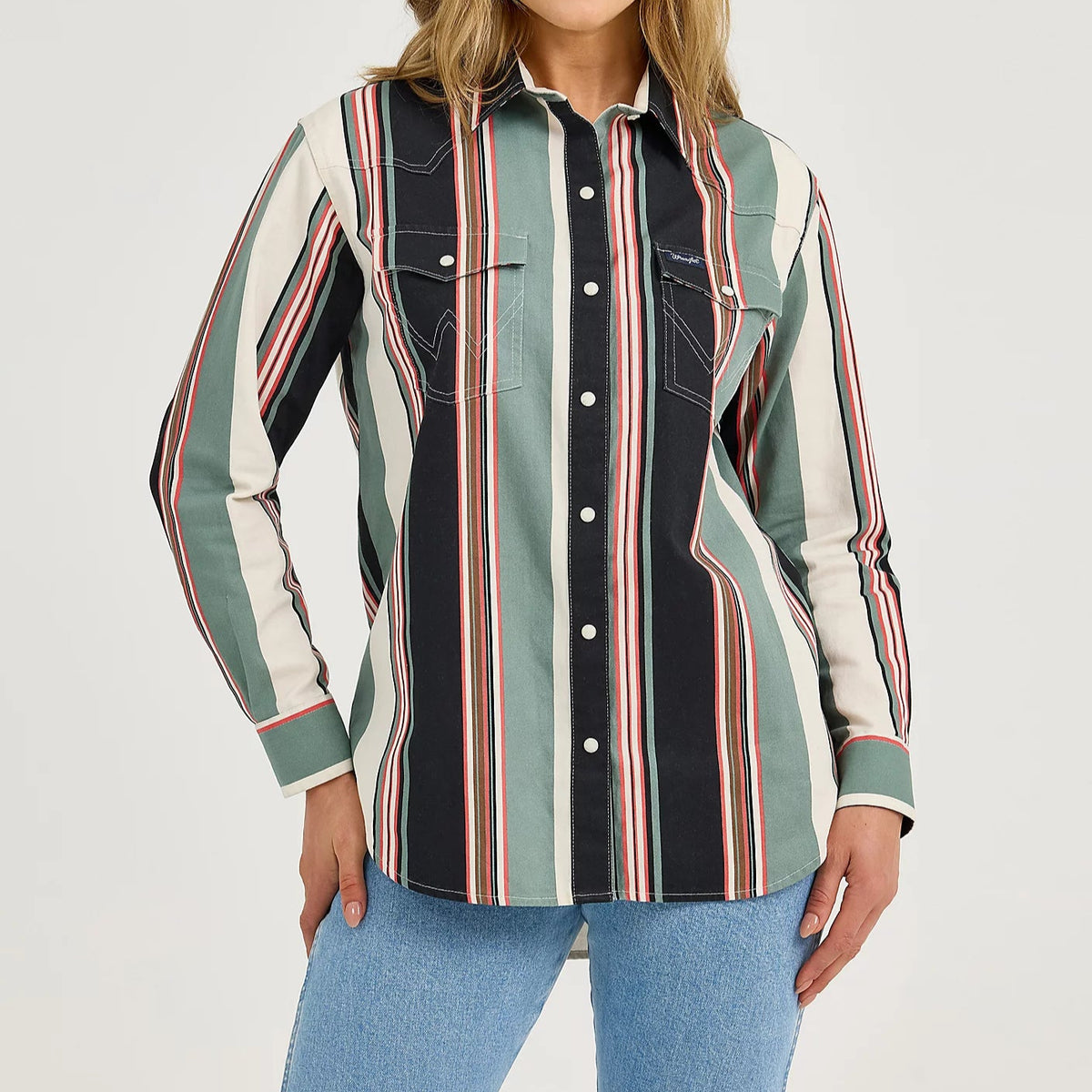 Wrangler Women's Retro L/S Brushpopper Boyfriend Western Snap Shirt in Black Stripe