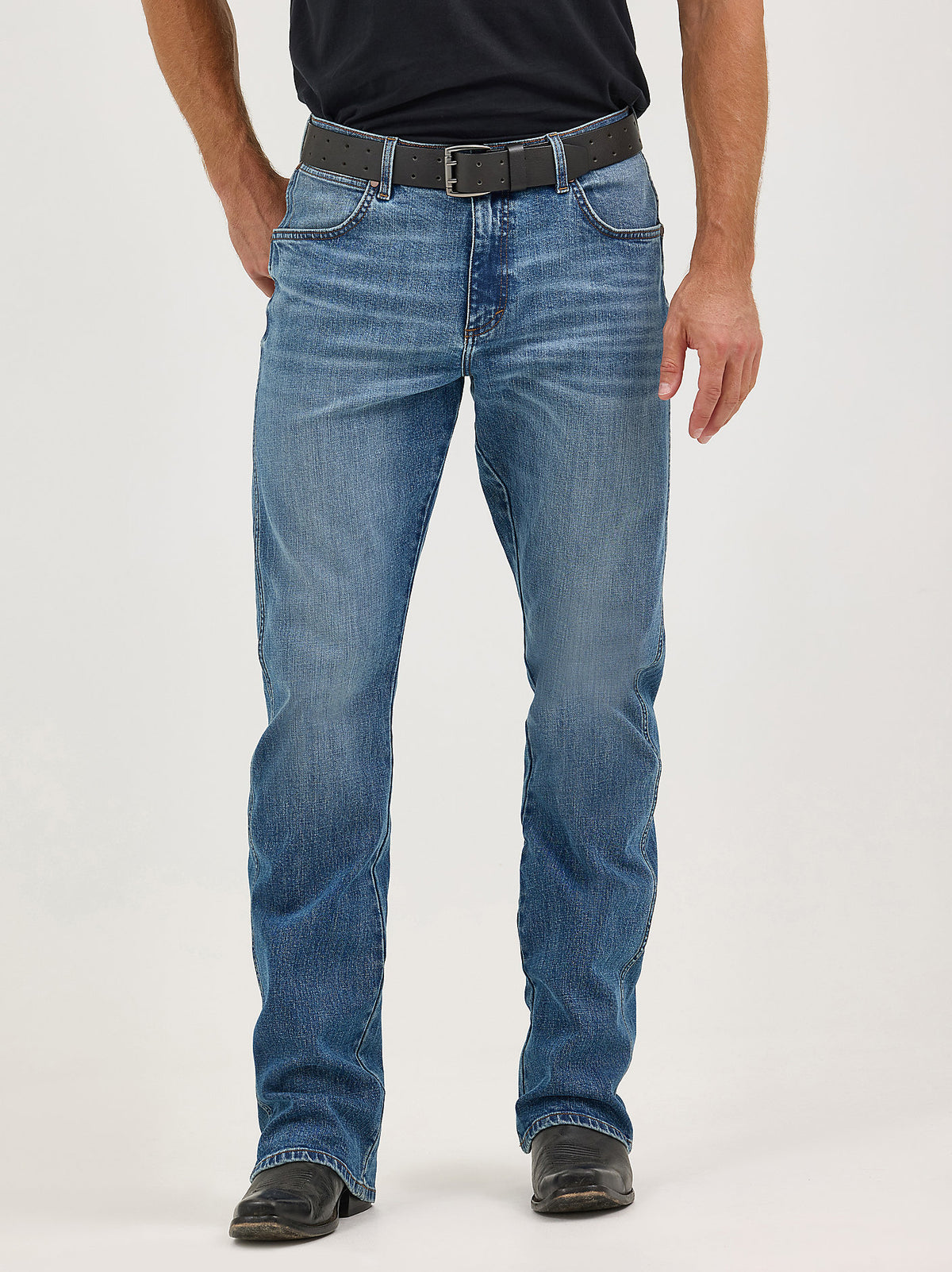 Wrangler Retro Men's Relaxed Bootcut Jean in Harris