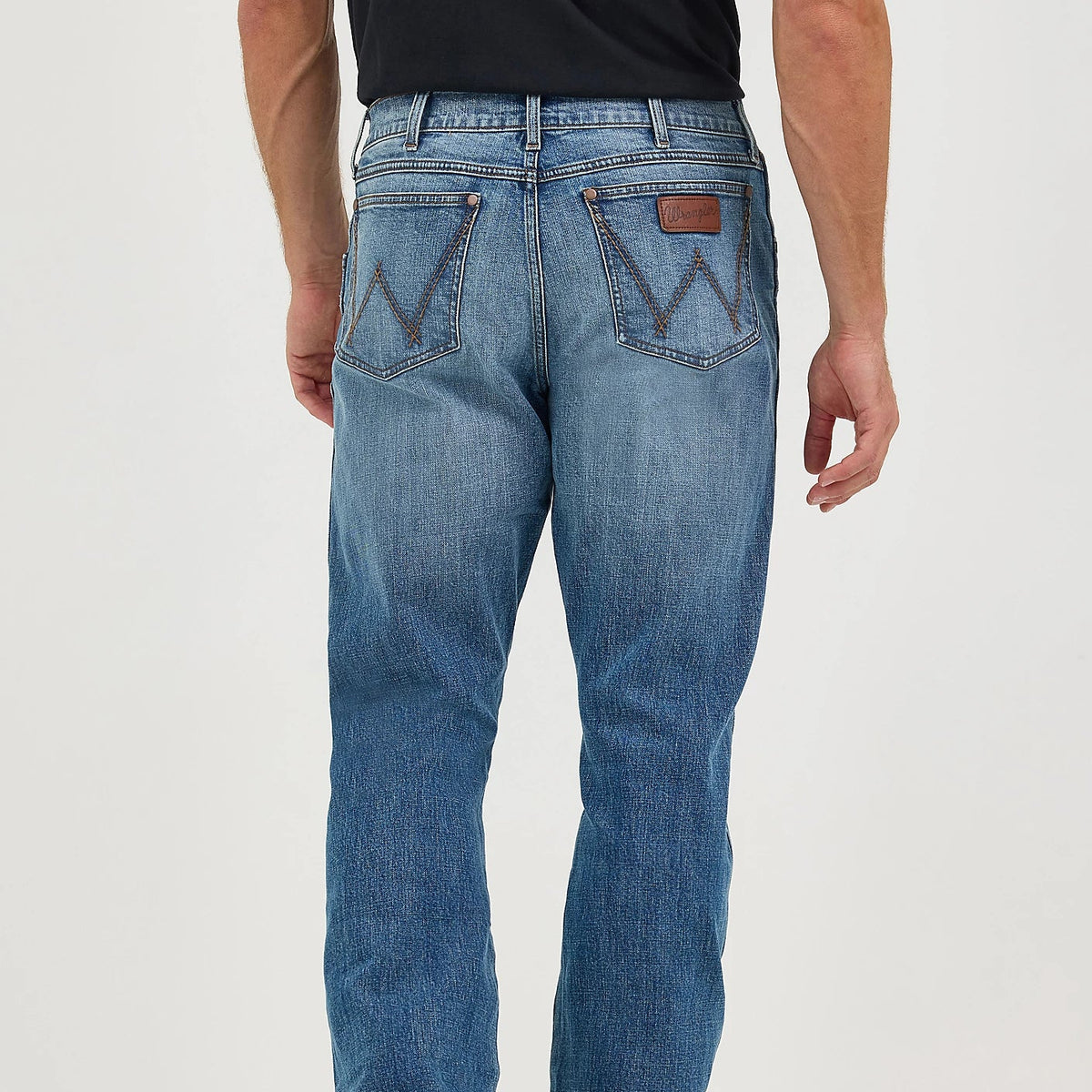 Wrangler Retro Men's Relaxed Bootcut Jean in Harris