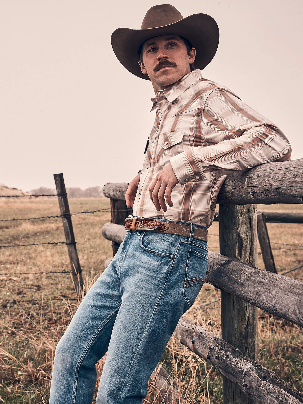 Wrangler Men's 20X L/S Competition Western Snap Shirt in Ecru Plaid (Available in Tall Sizes!)