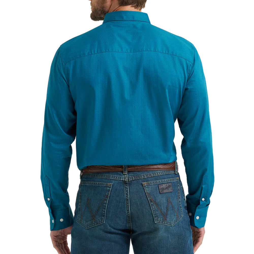 Wrangler Men's L/S Cody Johnson ZigZag Button Down Shirt in Ink Blue