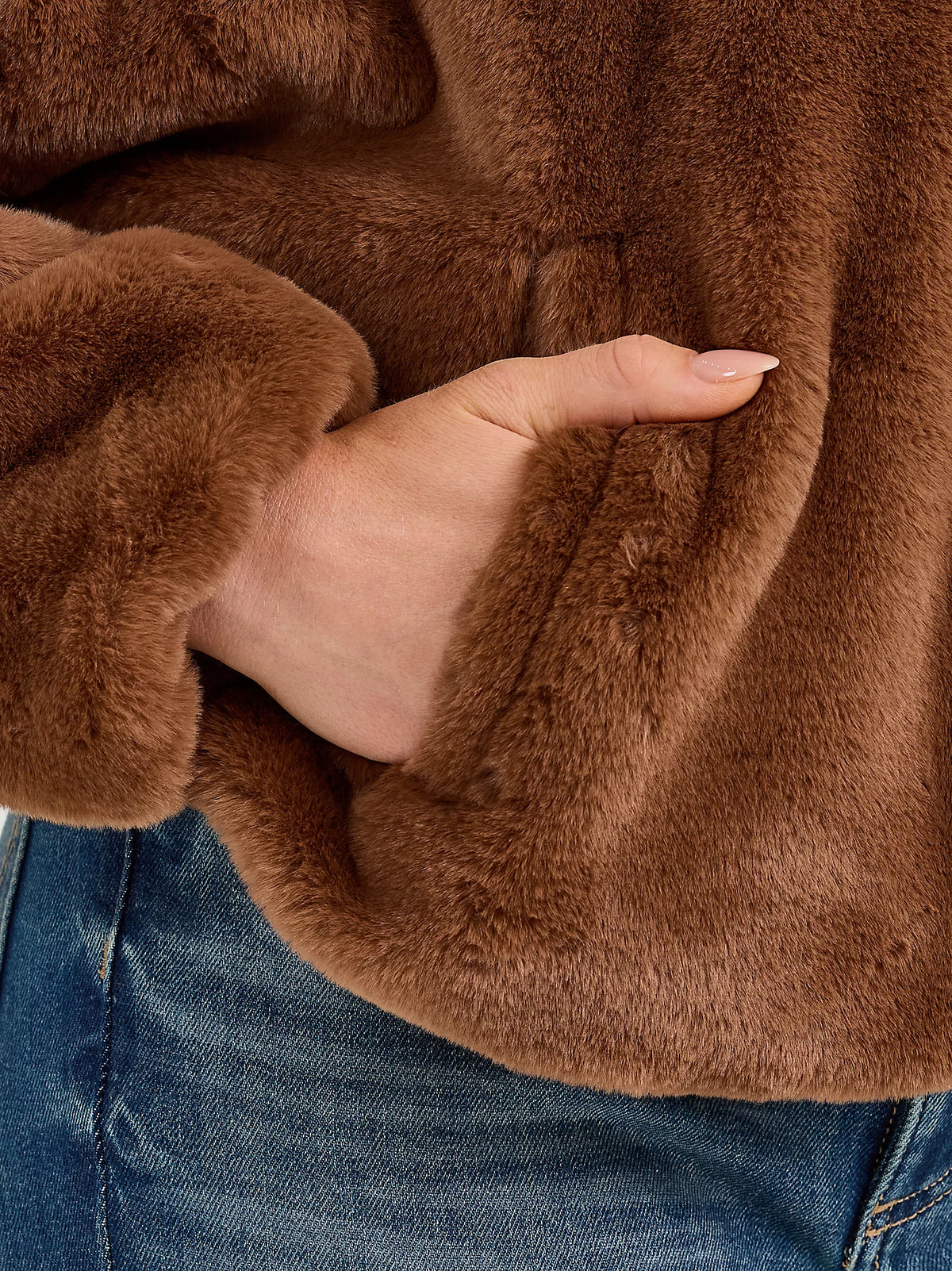 Wrangler Retro Women's Logo Fuzzy Zip Jacket in Teddy Brown