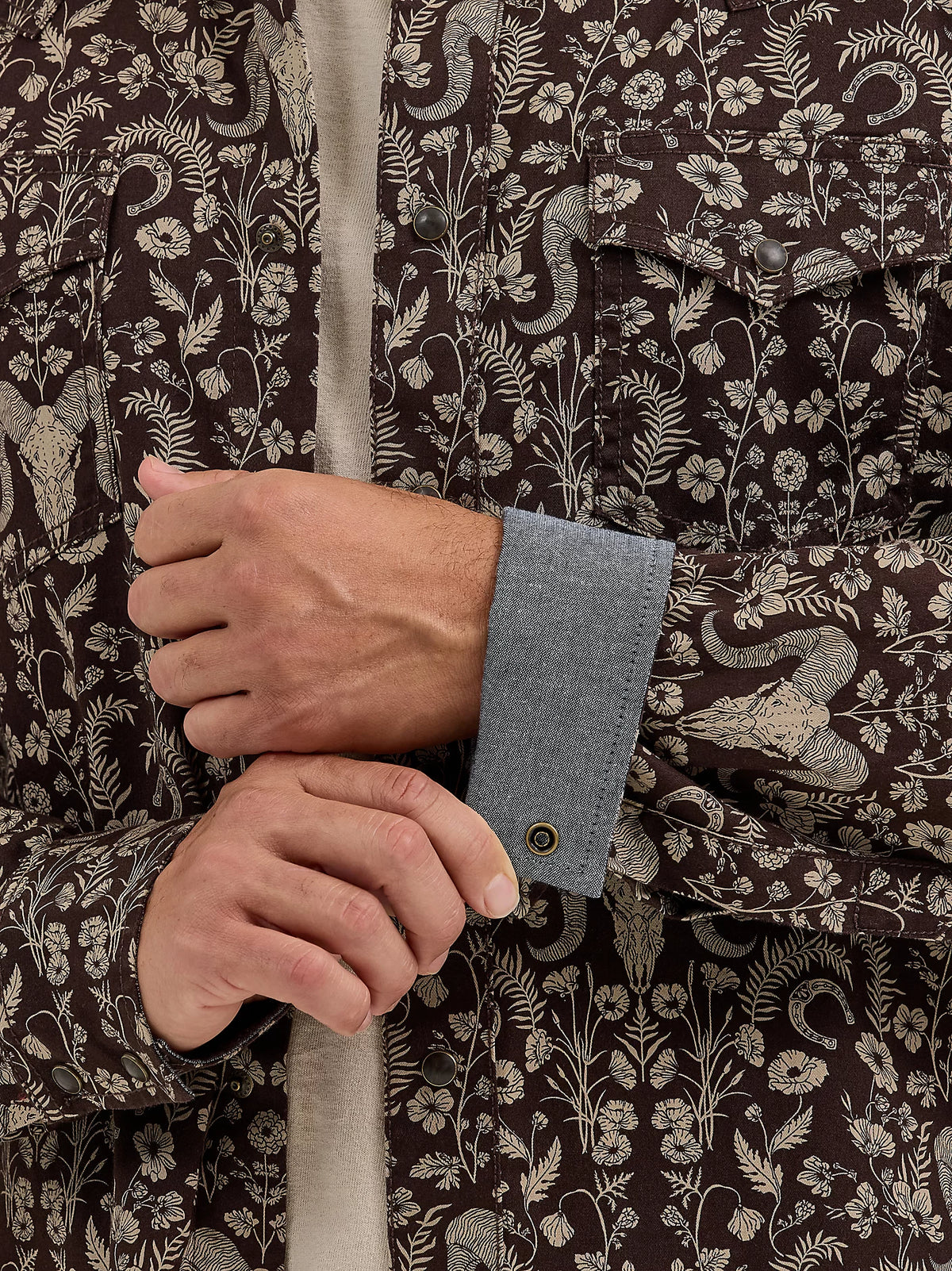 Wrangler Retro Premium Men's L/S Western Snap Shirt in Skull Floral