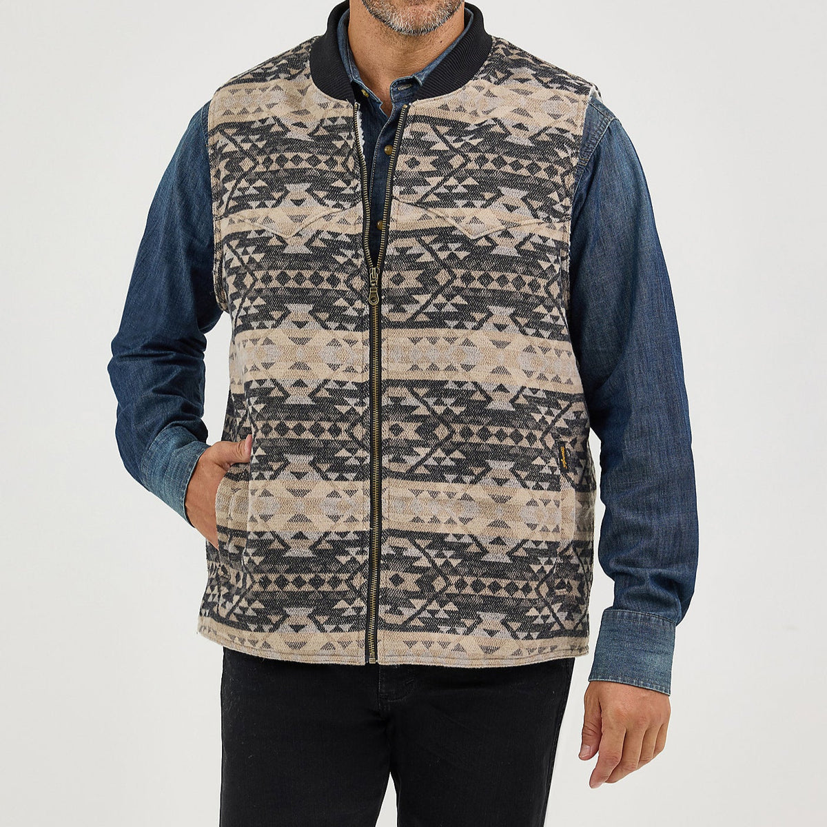 Wrangler Men's Sherpa Lined Jacquard Vest in Raven