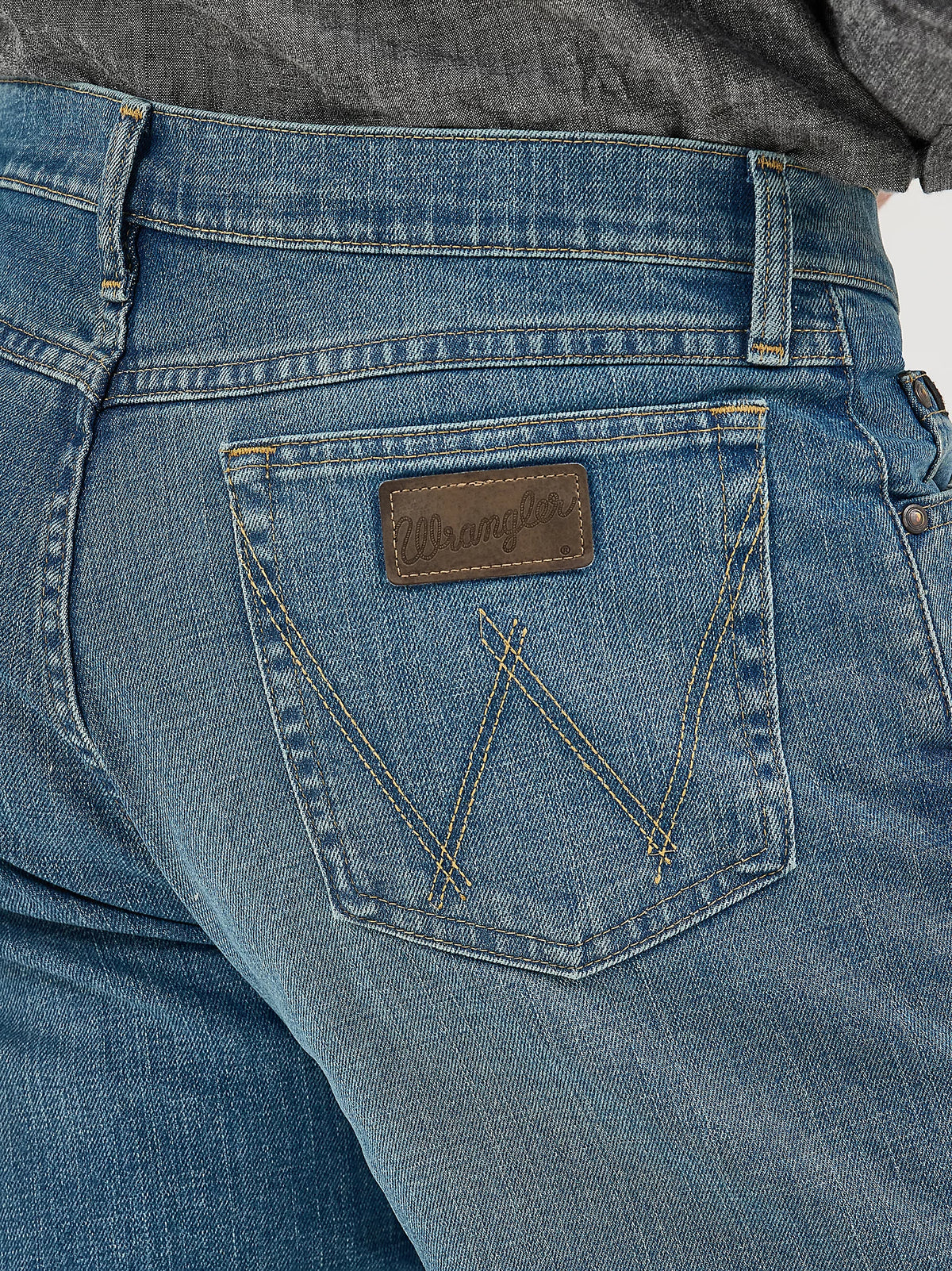 Wrangler 20X Men's Cody Johnson Advanced Comfort 01 Competition Regular Fit Jean in Blue Stone