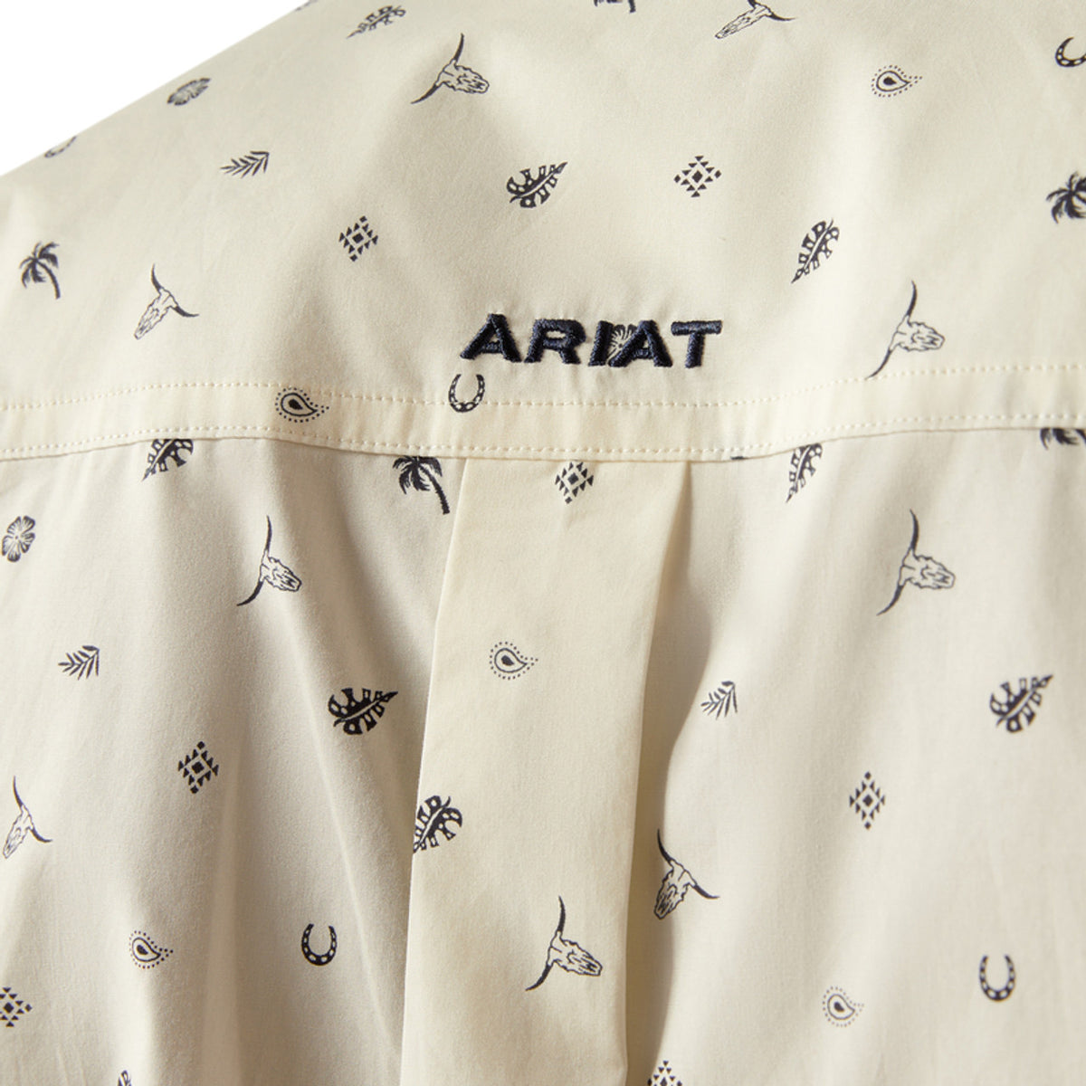 Ariat Men's S/S Colter Classic Fit Western Button Down Shirt in White