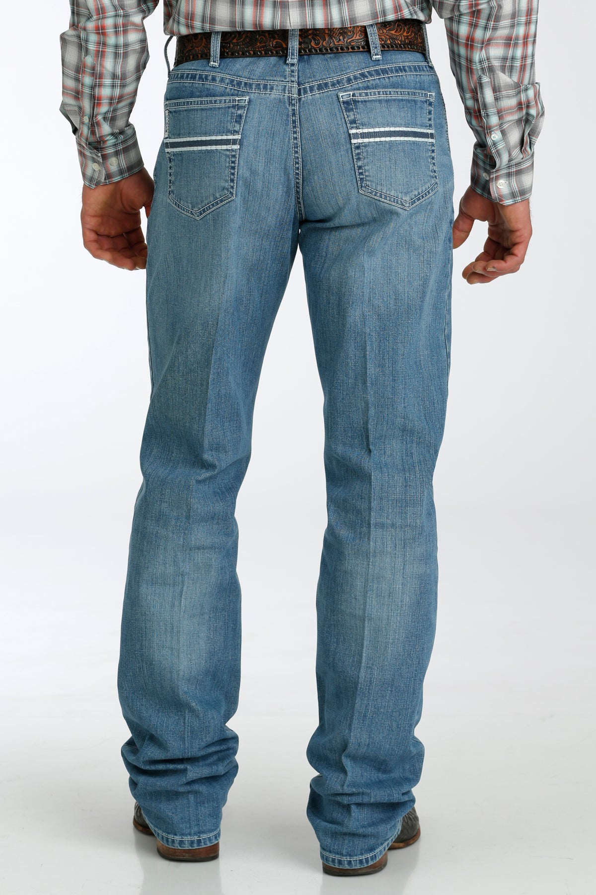 Cinch Men's White Label Relaxed Straight Jean in Medium Stonewash