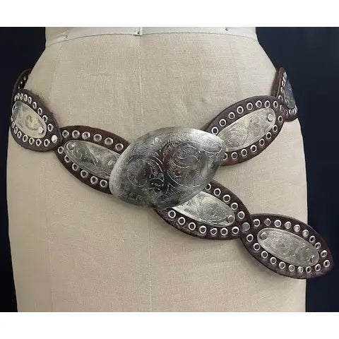 Women's Oval Concho and Leather Fashion Belt in Brown