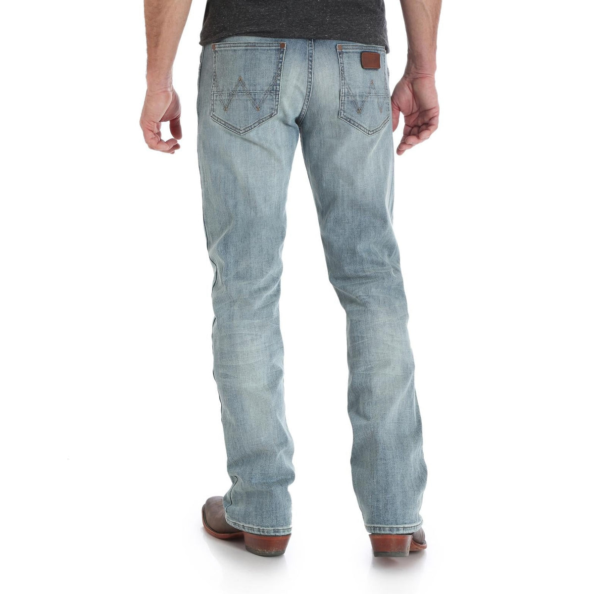 Wrangler Retro Men's Slim Boot Cut Jean in Bearcreek