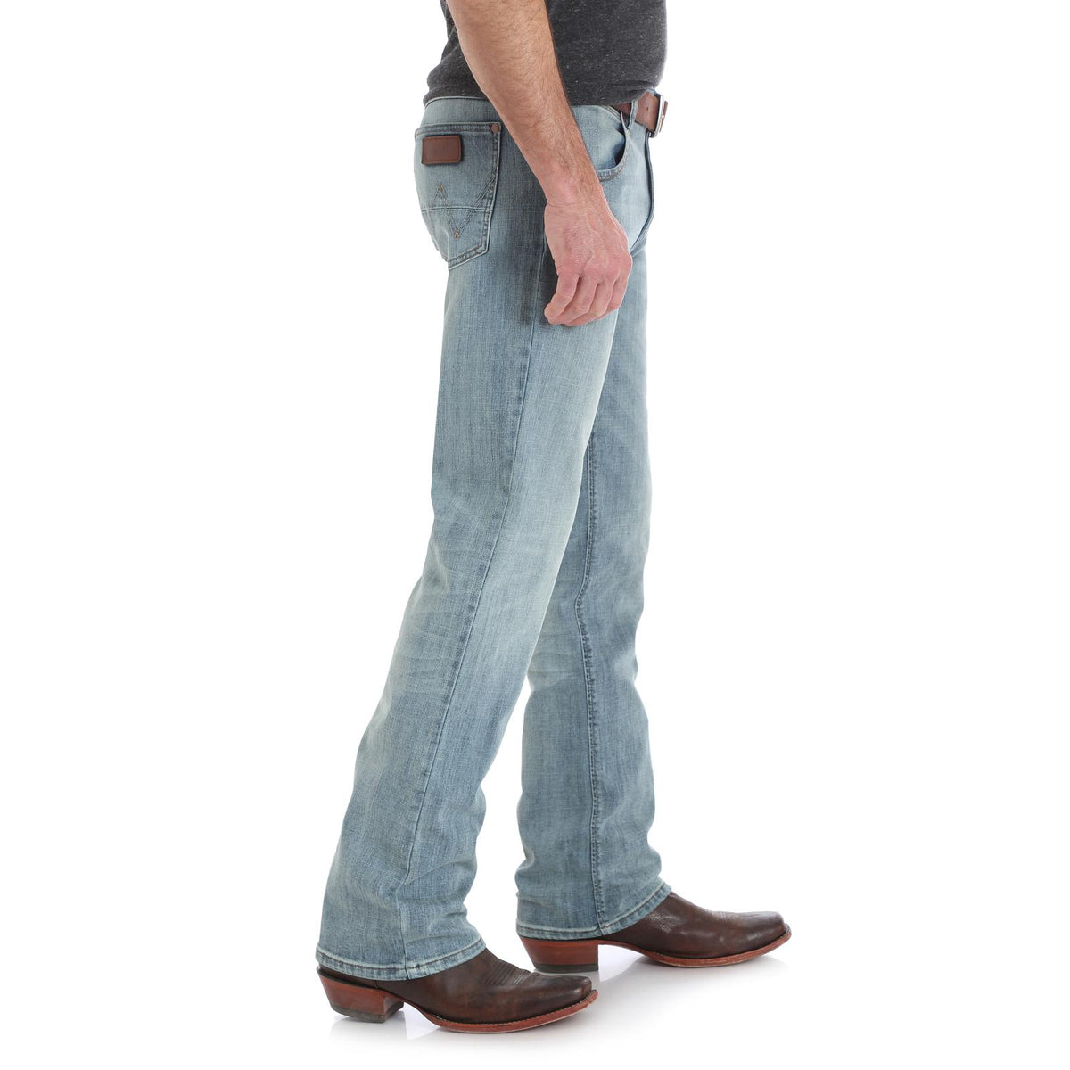 Wrangler Retro Men's Slim Boot Cut Jean in Bearcreek