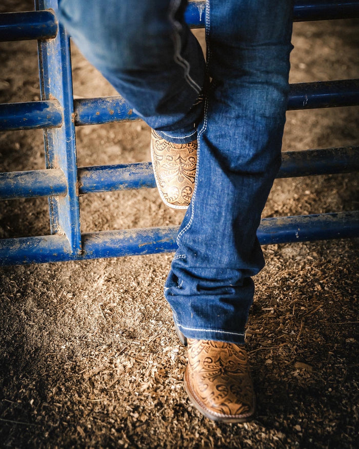 WOMEN'S BOOTS & SHOES