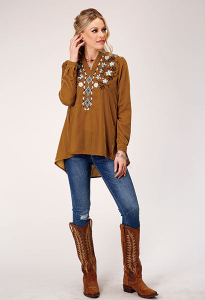 Roper Women's Embroidered Velvet Top