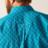 Ariat Men's Wrinkle Free Gael Fitted Western Button Down Shirt in Blue/Geometric