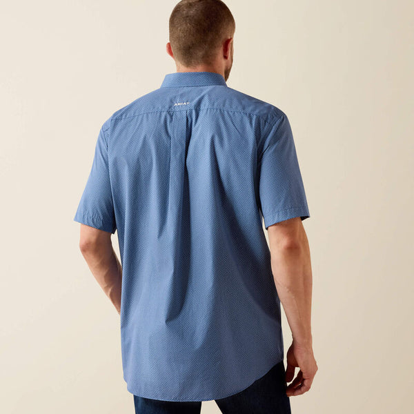 Ariat Men's S/S Wrinkle Free Case Classic Fit Western Button Down Shirt in Ensign Blue