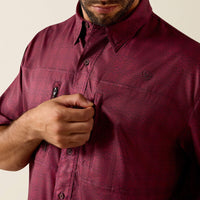 Ariat Men's S/S Printed VentTEK Classic Fit Button Down Shirt in Maroon Banner
