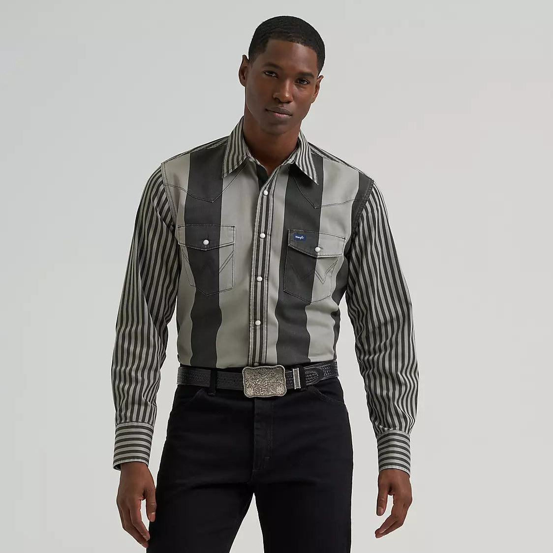Wrangler Men's L/S Vintage Inspired Contrast Band Western Snap Shirt in Smoky Stripes
