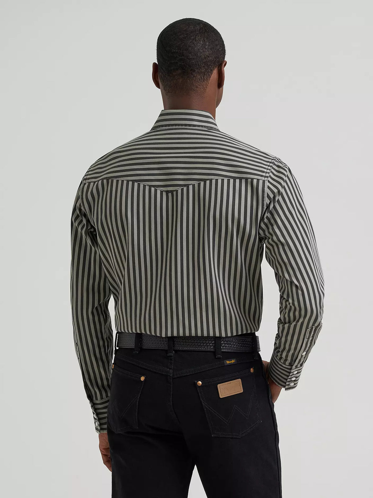 Wrangler Men's L/S Vintage Inspired Contrast Band Western Snap Shirt in Smoky Stripes