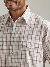 Wrangler Men's Wrinkle Resistant Plaid Short Sleeve Button Down Shirt- Dune Brown