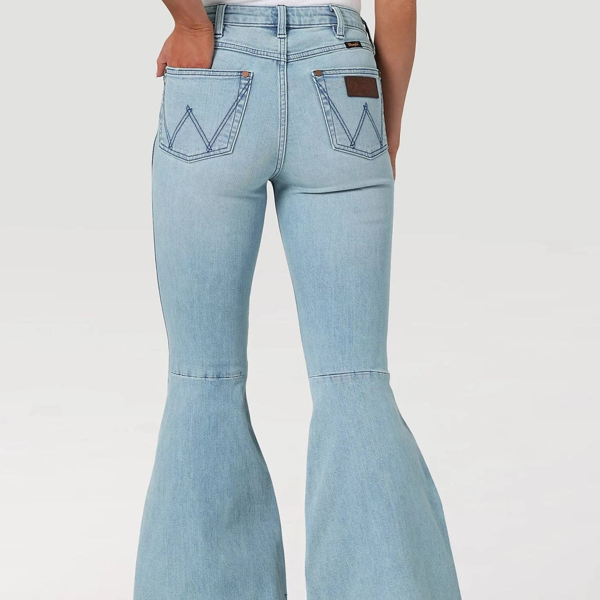 Wrangler Flared Jeans - blue denim 