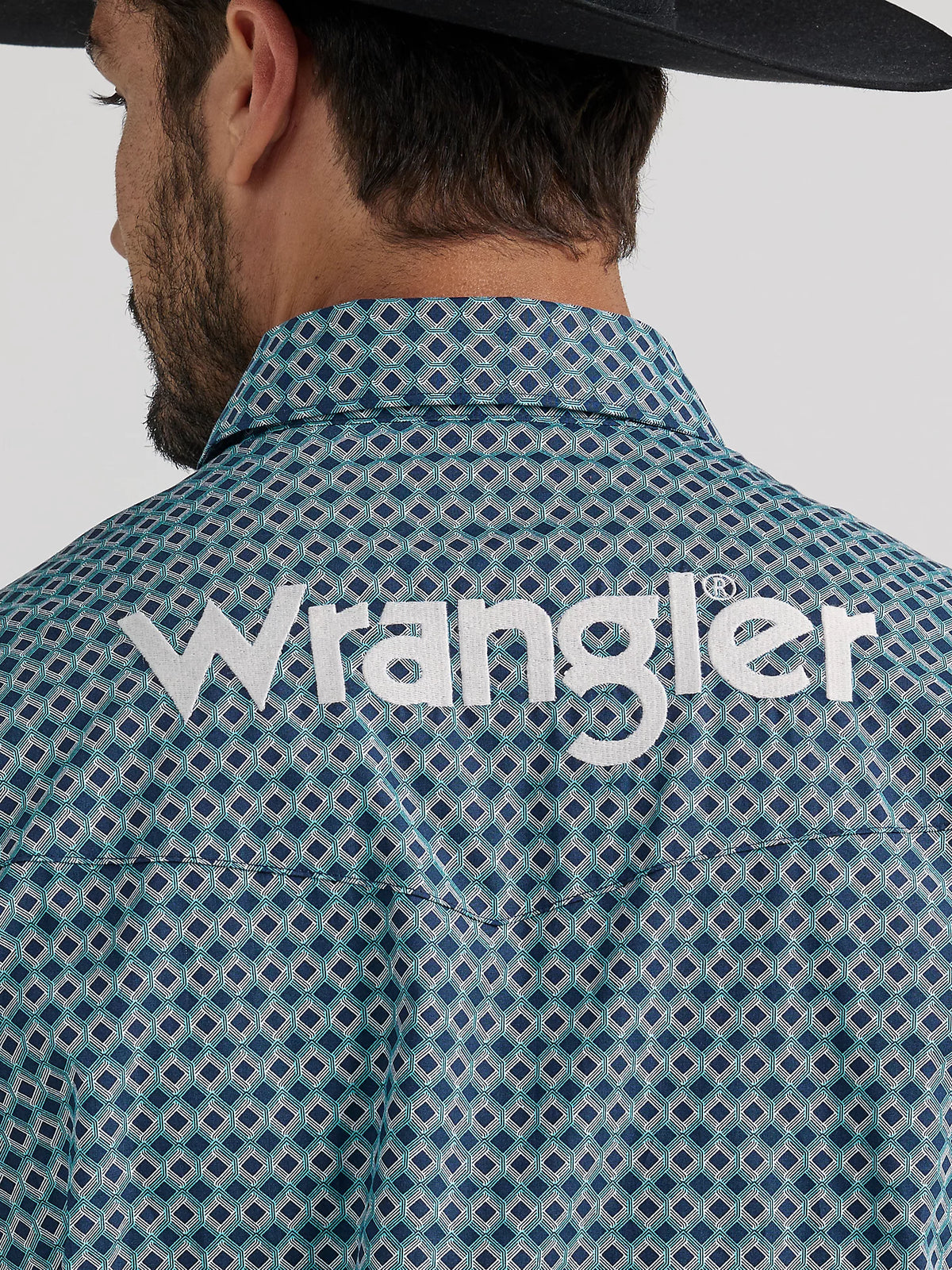 Wrangler Men's Logo Long Sleeve Western Snap Shirt in Blue Diamond