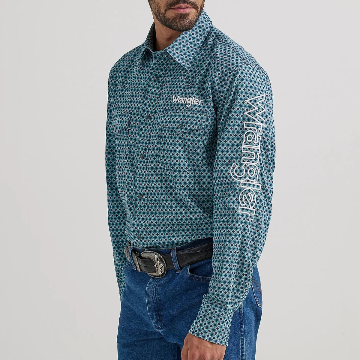 Wrangler Men's Logo Long Sleeve Western Snap Shirt in Blue Diamond