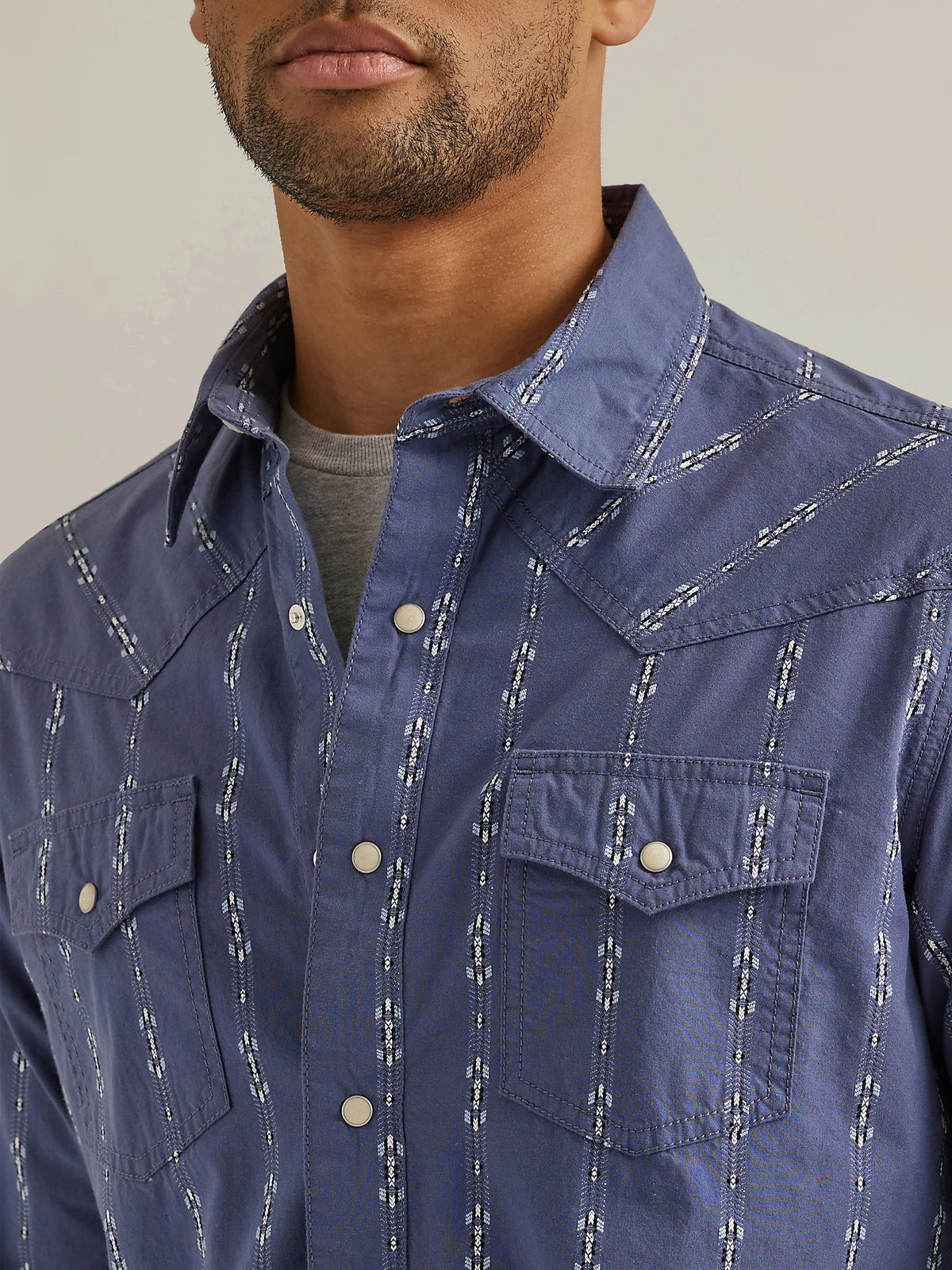 Men's Wrangler Retro Premium Western Snap Southwestern Print Shirt in Vintage Indigo