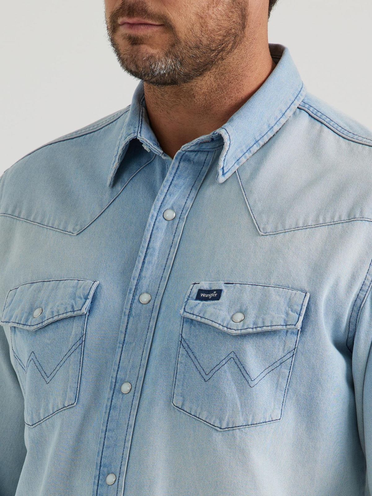 Wrangler Men's Vintage Inspired Long Sleeve Denim Western Snap Shirt in Light Wash