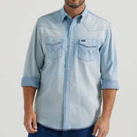Wrangler Men's Vintage Inspired Long Sleeve Denim Western Snap Shirt in Light Wash