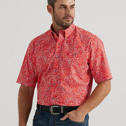 Wrangler Men's George Strait S/S Button Down Shirt in Fiesta Red Paisley