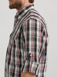 Wrangler Men's L/S Plaid Performance Western Snap Shirt in Black & Red