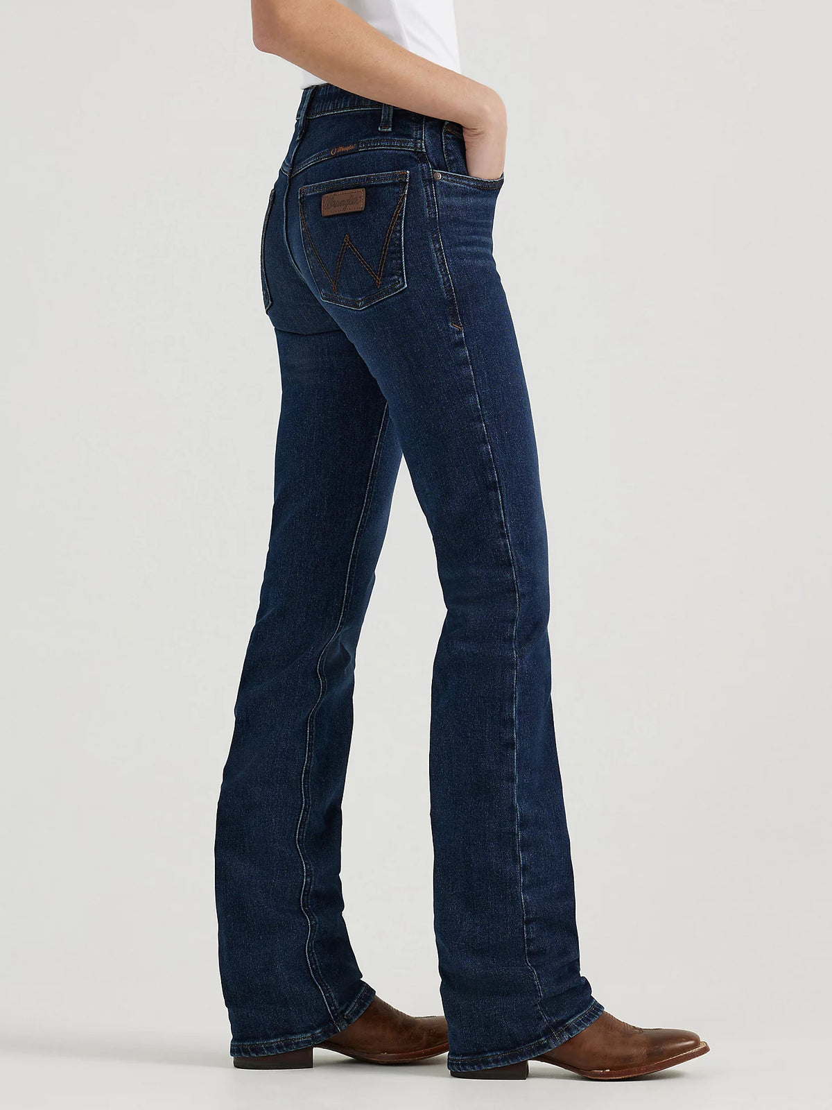 Wrangler Women's Ultimate Riding Jean Willow Mid-Rise Bootcut in Traci