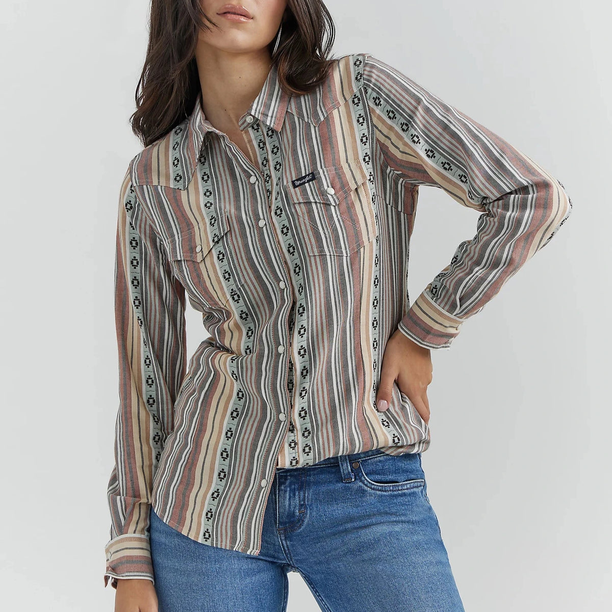 Wrangler Retro Women's L/S Southwestern Stripe Western Snap Shirt in Pink & Blue