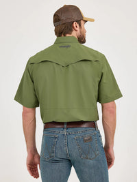 Wrangler Men's S/S Solid Performance Western Snap Shirt in Forest Green