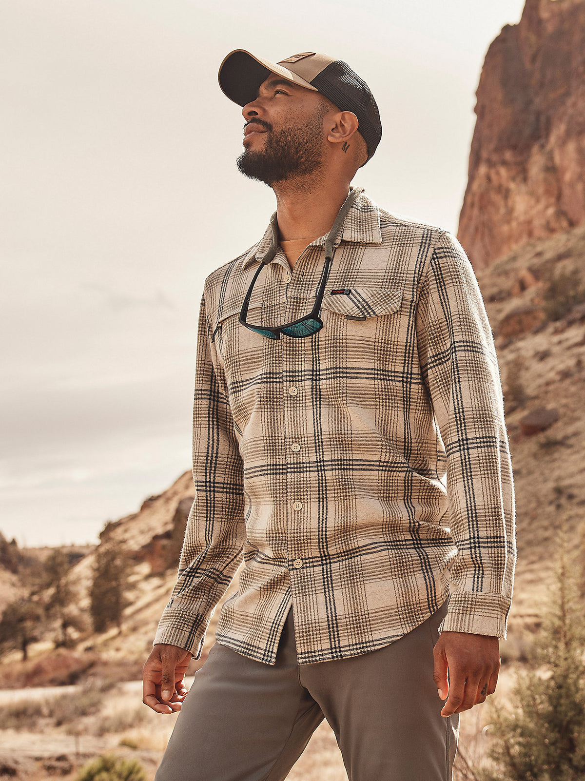 Wrangler ATG Men's L/S Campsite Plaid Shirt in Stone