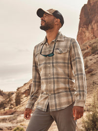 Wrangler ATG Men's L/S Campsite Plaid Shirt in Stone