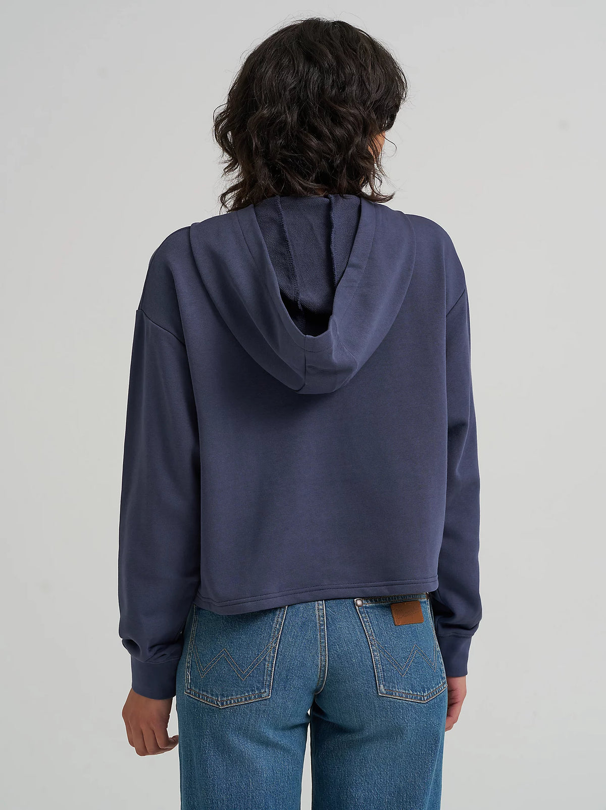 Wrangler Retro Women's Cowboy Crew Cropped Hoodie in Odyssey Grey