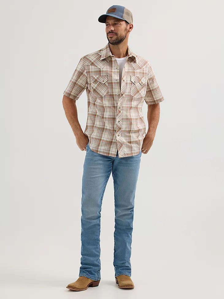 Wrangler Retro Men's S/S Sawtooth Pocket Plaid Western Snap Shirt in Wheat Brown