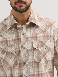 Wrangler Retro Men's S/S Sawtooth Pocket Plaid Western Snap Shirt in Wheat Brown